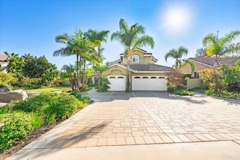 Photo of 654 Cantara Ln LN, Vista, CA 92081 (MLS # NDP2609121)