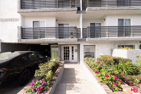 Photo of 1515 S Beverly Drive #309, Los Angeles, CA 90035 (MLS # 25619931)