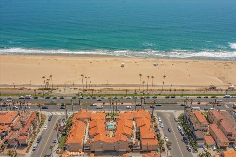 Photo of 2000 Pacific Coast Highway Hwy #313, Huntington Beach, CA 92648 (MLS # OC25147232)
