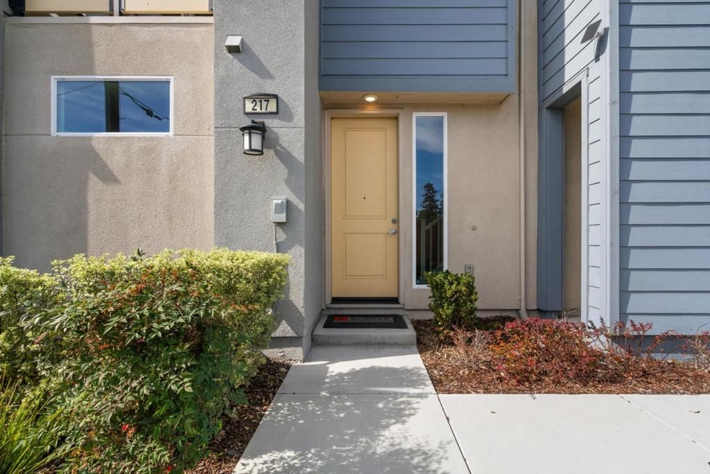 Photo of 2913 Noyce Place #217, Santa Clara, CA 95051 (MLS # ML82020208)