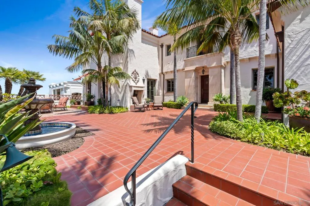 La Jolla, California 92037, United States, 4 Bedrooms Bedrooms, ,6 BathroomsBathrooms,Residential,Active,211777