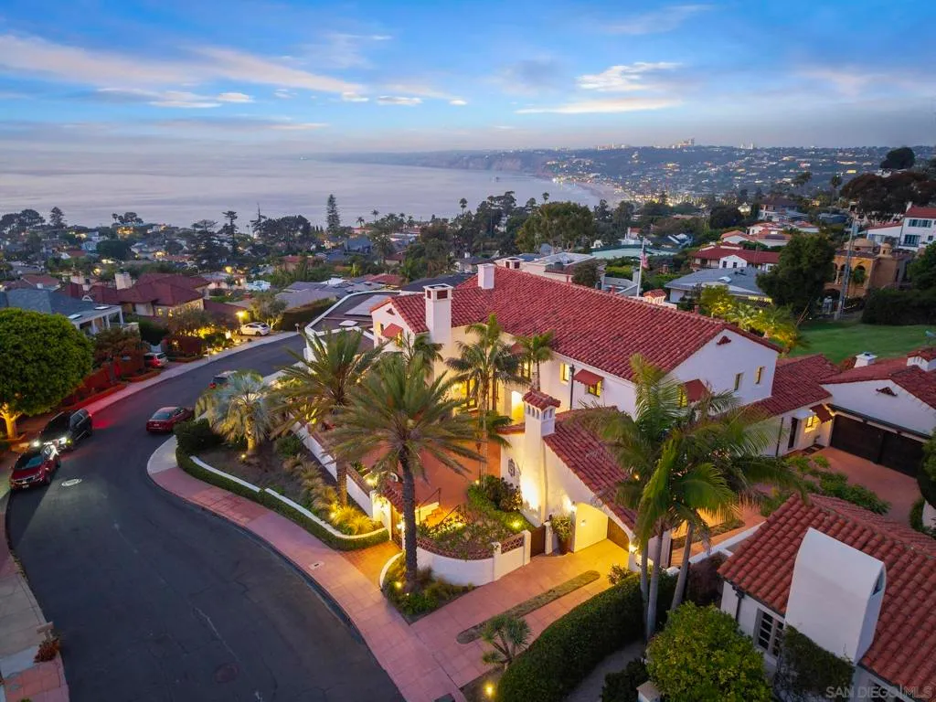 La Jolla, California 92037, United States, 4 Bedrooms Bedrooms, ,6 BathroomsBathrooms,Residential,Active,211777