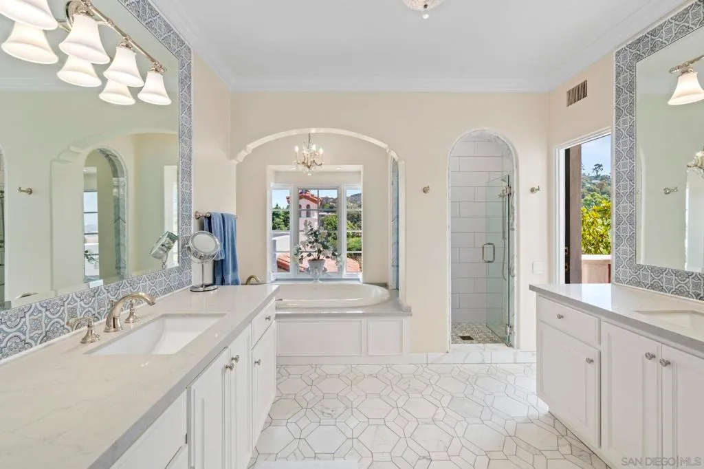 La Jolla, California 92037, United States, 4 Bedrooms Bedrooms, ,6 BathroomsBathrooms,Residential,Active,211777