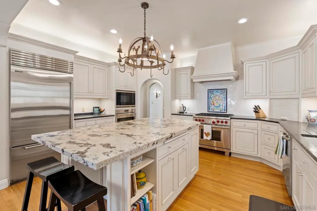 La Jolla, California 92037, United States, 4 Bedrooms Bedrooms, ,6 BathroomsBathrooms,Residential,Active,211777