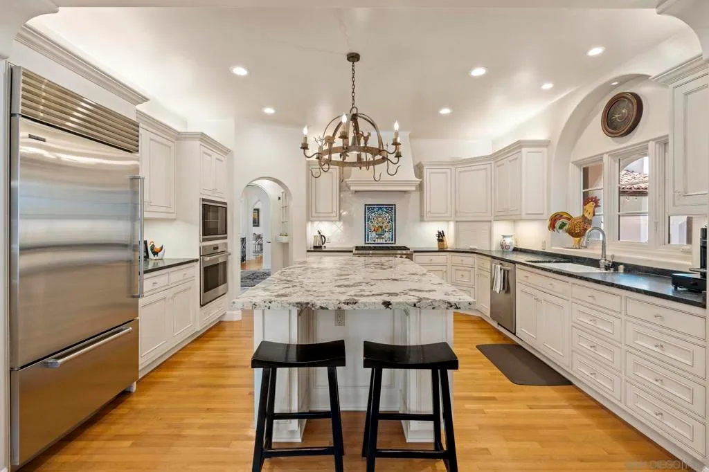 La Jolla, California 92037, United States, 4 Bedrooms Bedrooms, ,6 BathroomsBathrooms,Residential,Active,211777