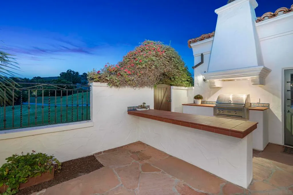 La Jolla, California 92037, United States, 4 Bedrooms Bedrooms, ,6 BathroomsBathrooms,Residential,Active,211777