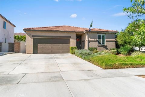 Photo of 6999 Biscayne Ave, Riverside, CA 92503 (MLS # CV25243311) Photo of 6999 Biscayne Ave, Riverside, CA 92503 (MLS # CV25243311)