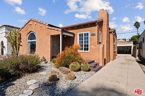 Photo of 1117 W 81st Street, Los Angeles, CA 90044 (MLS # 25609787)