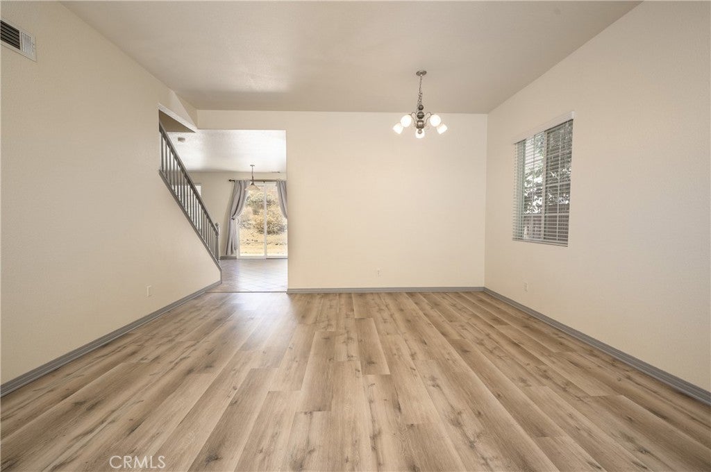 41005 Crimson Pillar Lane