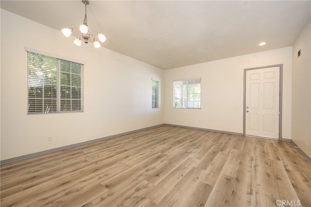 41005 Crimson Pillar Lane