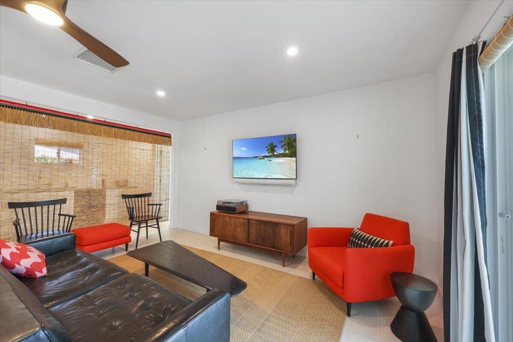 3991 E Calle San Raphael