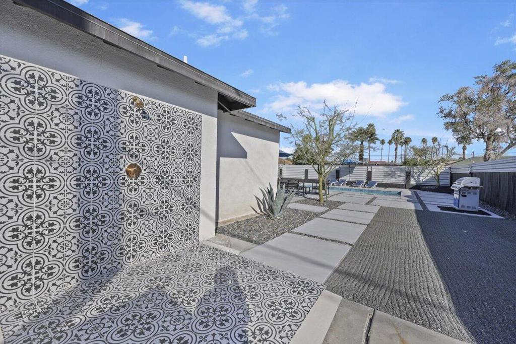 3991 E Calle San Raphael