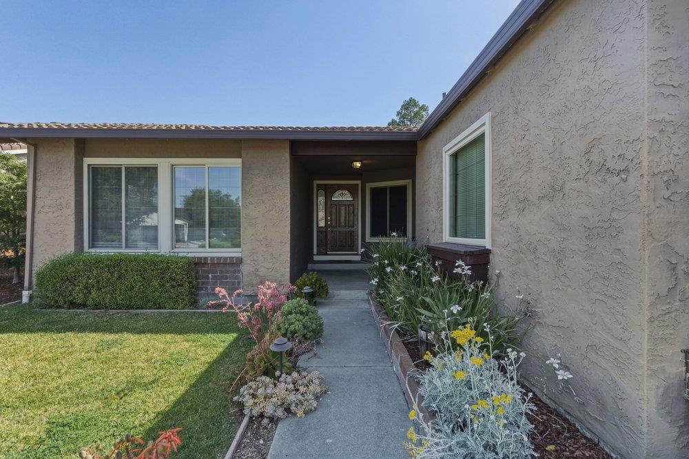 2072 Pleasant Crest Court