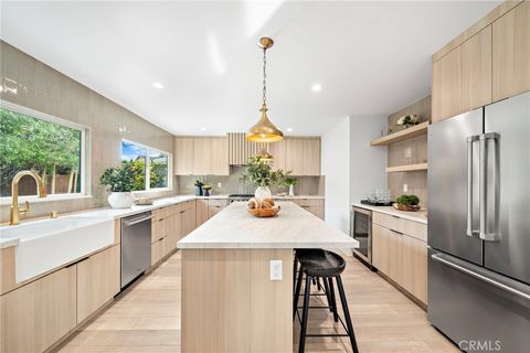 5262 Glenroy Dr Huntington Beach CA 92649