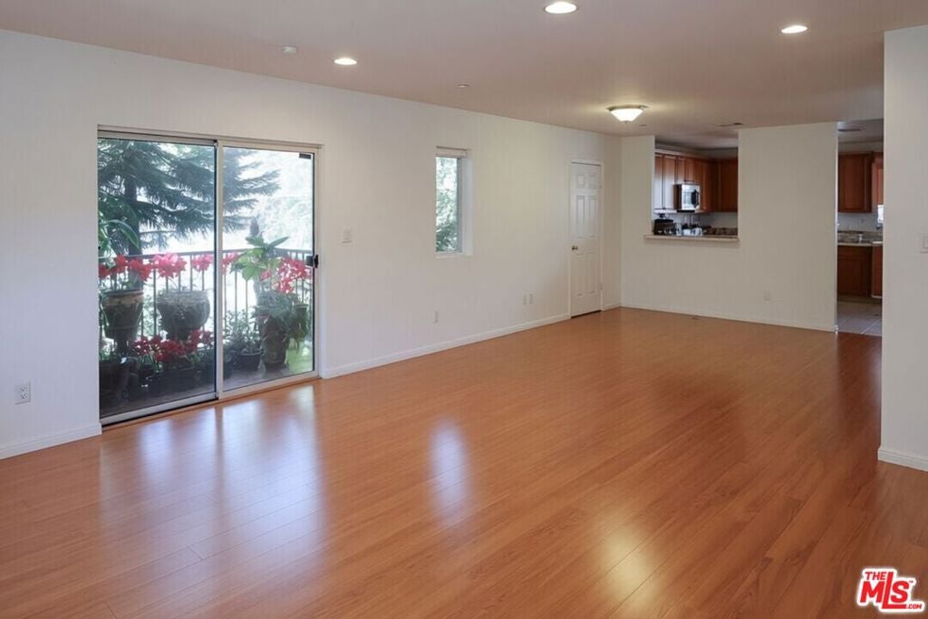 12368 Osborne Street 1