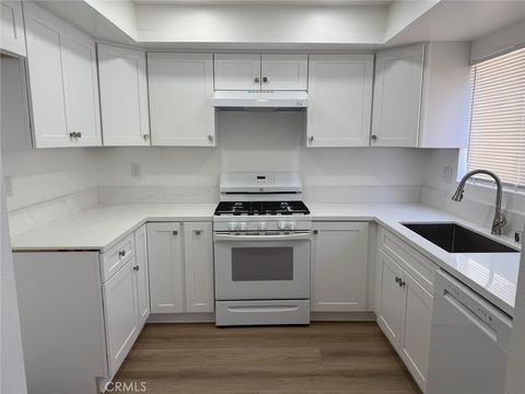 2207 Huntington Street 3 Huntington Beach CA 92648