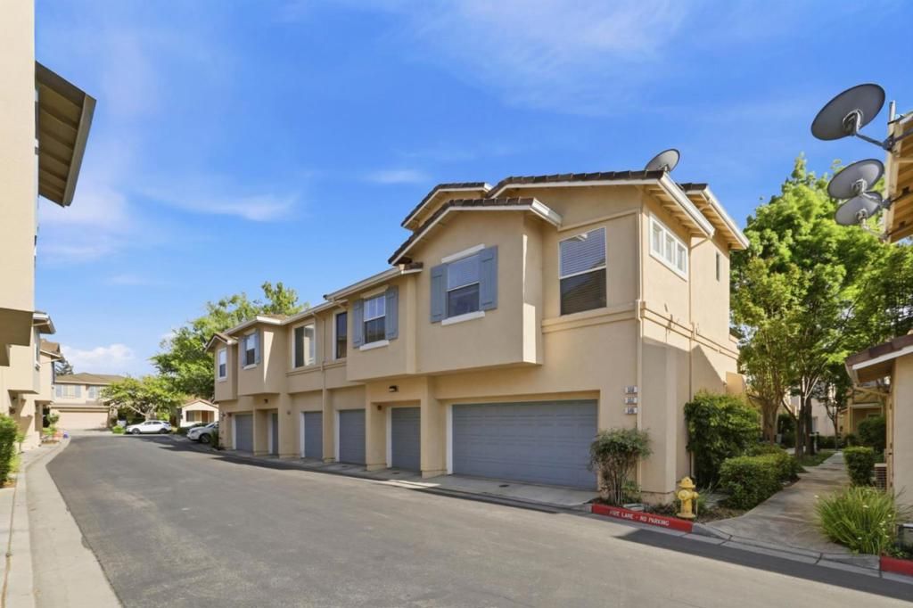 Photo of 558 Manhattan Place, San Jose, CA 95136 (MLS # ML82043408)