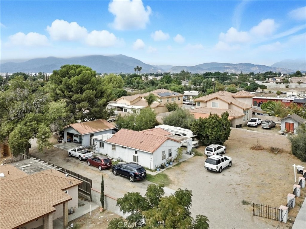 2650 N Linden Avenue