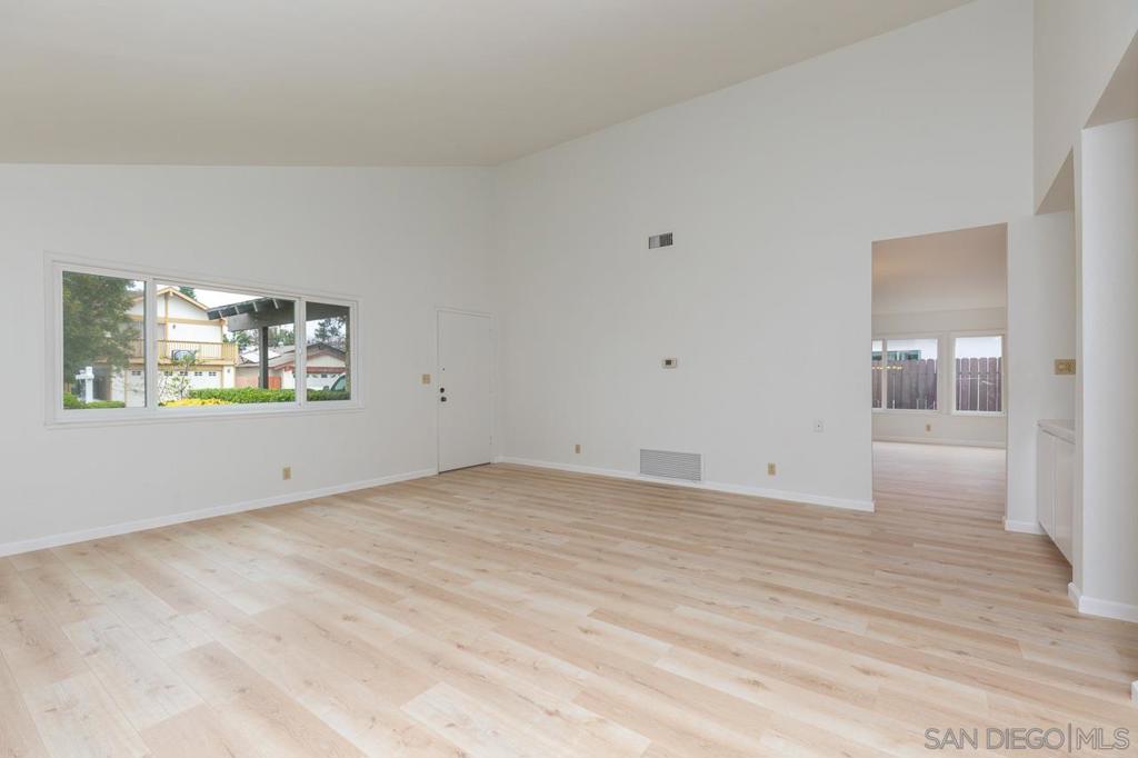 8819 Centaurus Way