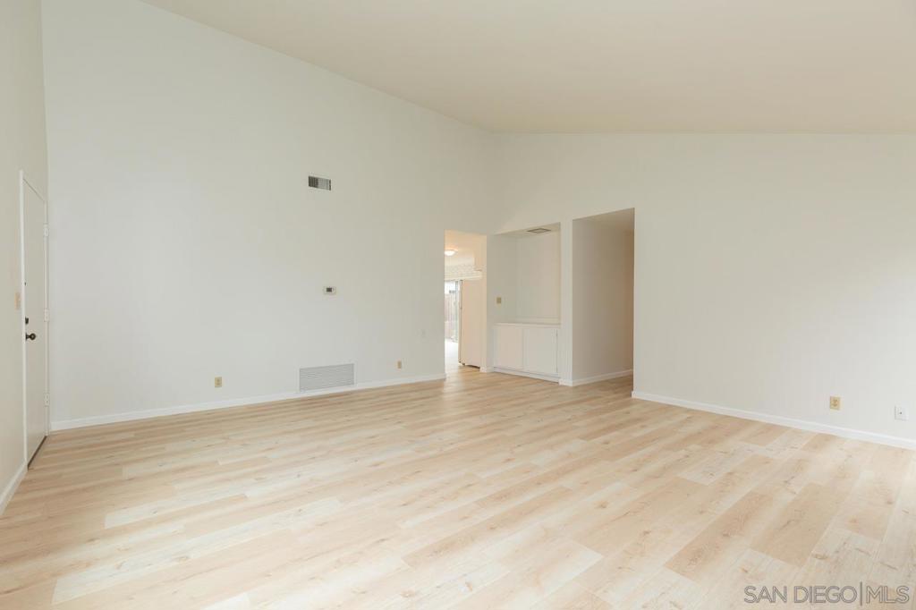 8819 Centaurus Way