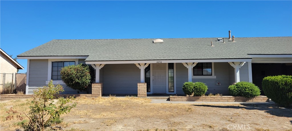 Charming 2-bedroom, 1-bathroom home available for lease in the heart of Victorville, ideally located near shopping, dining, and the local mall for everyday convenience. Nestled on a quiet cul-de-sac, this property features an inviting open floorplan with a bright and airy living space, perfect for comfortable everyday living. Situated on a generous 18,245 sq ft lot, there’s plenty of room to enjoy outdoor activities or create your own backyard retreat. Offering both space and a prime location, this home is a wonderful rental opportunity you won’t want to miss.