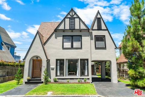 Photo of 1701 La Fayette Road, Los Angeles, CA 90019 (MLS # 26847739)