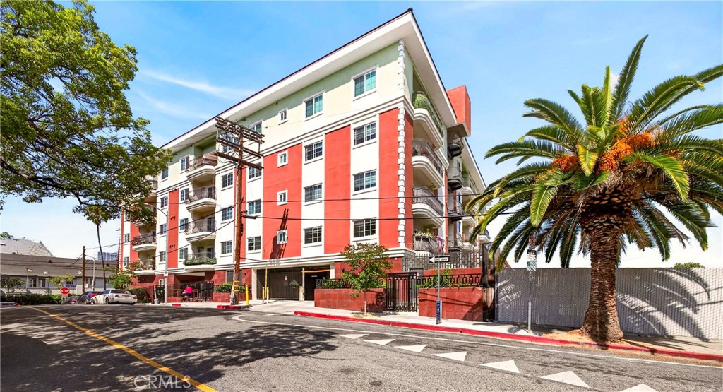 944 S Serrano Avenue 306