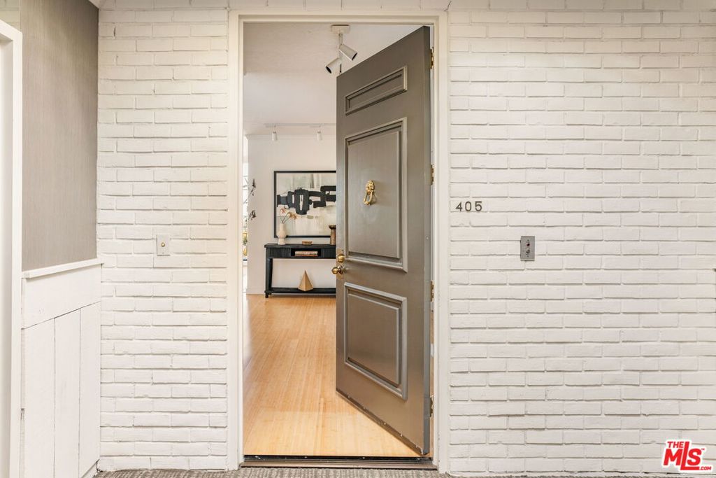 1260 S Beverly Glen Boulevard 405
