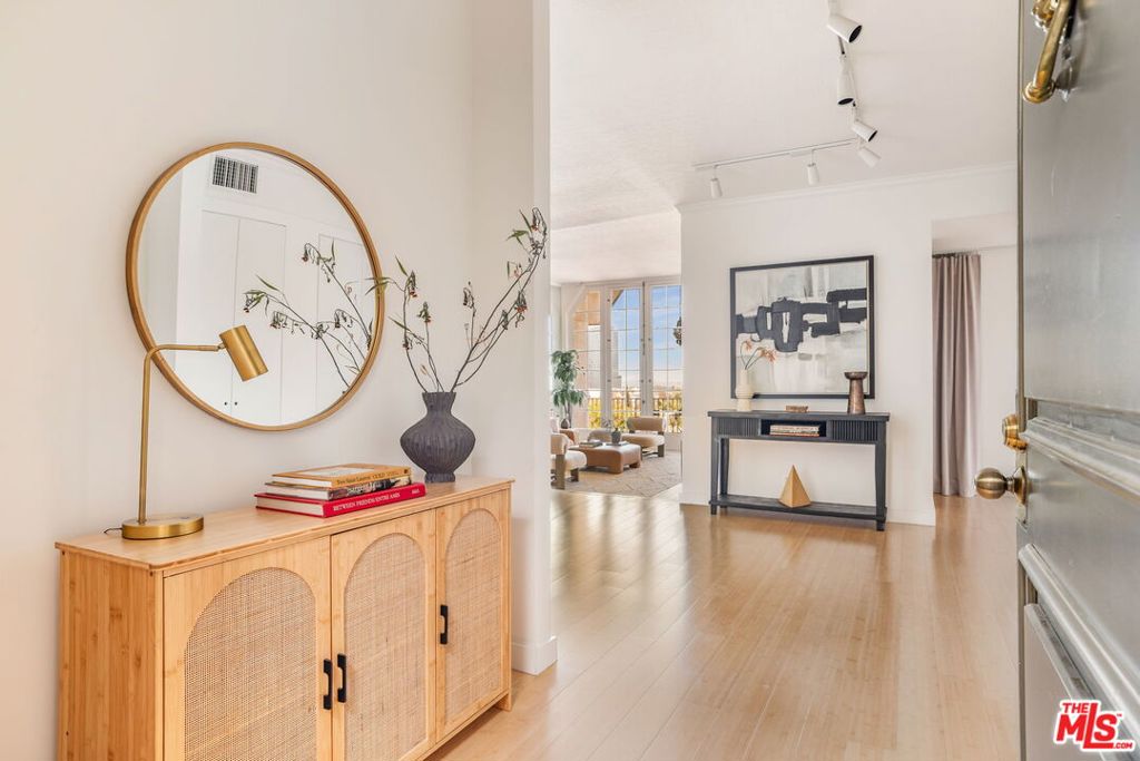 1260 S Beverly Glen Boulevard 405
