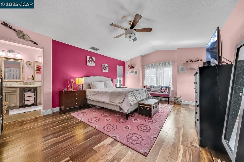 VILLAGE SQUARE - Residential