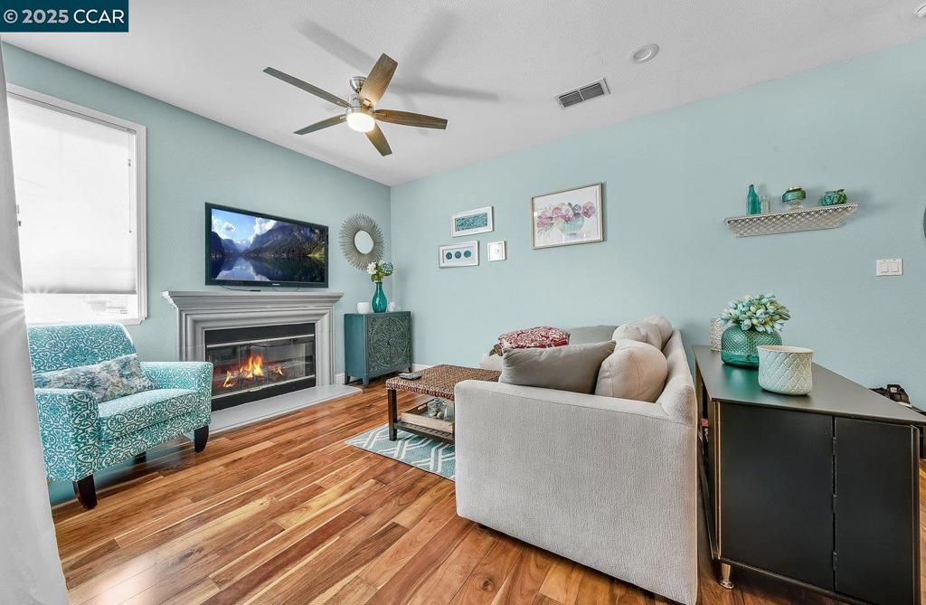 VILLAGE SQUARE - Residential