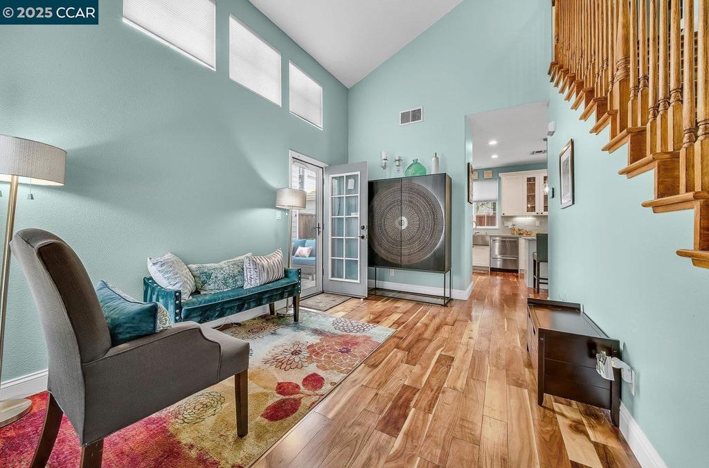 VILLAGE SQUARE - Residential