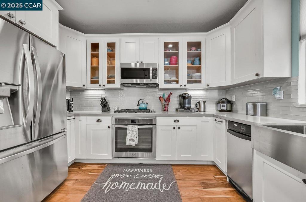 VILLAGE SQUARE - Residential