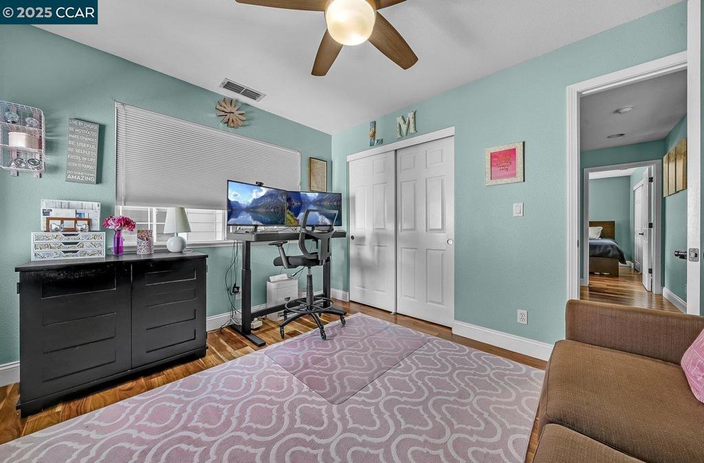 VILLAGE SQUARE - Residential