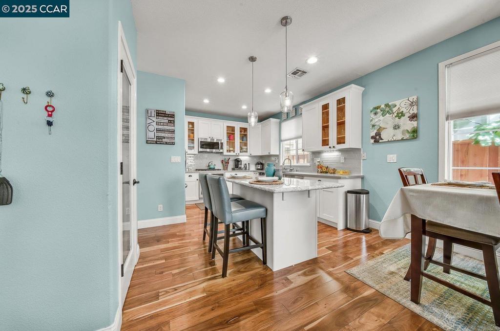 VILLAGE SQUARE - Residential