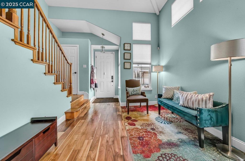 VILLAGE SQUARE - Residential