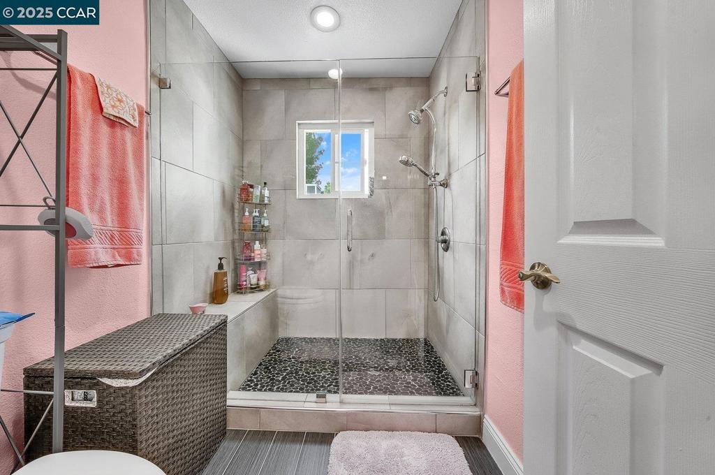 VILLAGE SQUARE - Residential