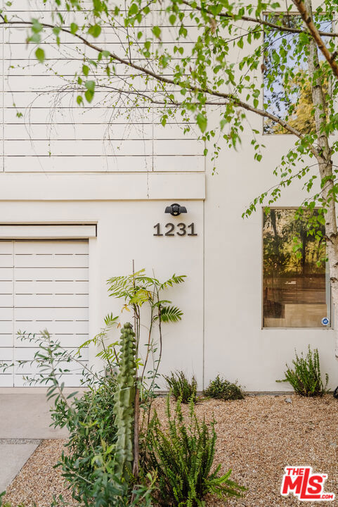 1231 Old Topanga Canyon Road
