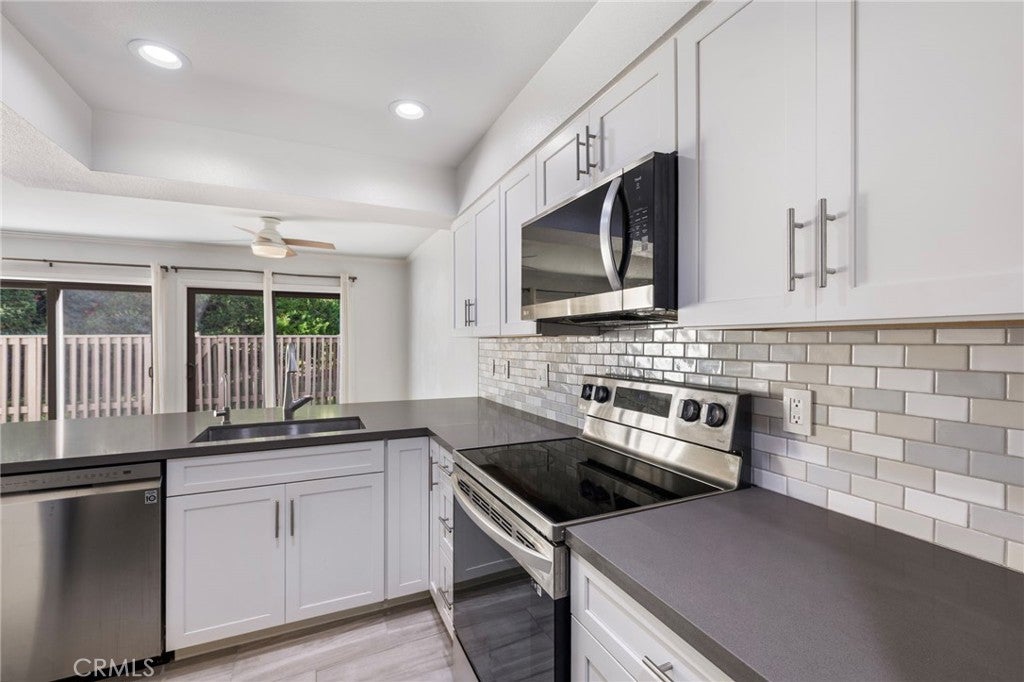 Properties 2 217 Avenida Adobe