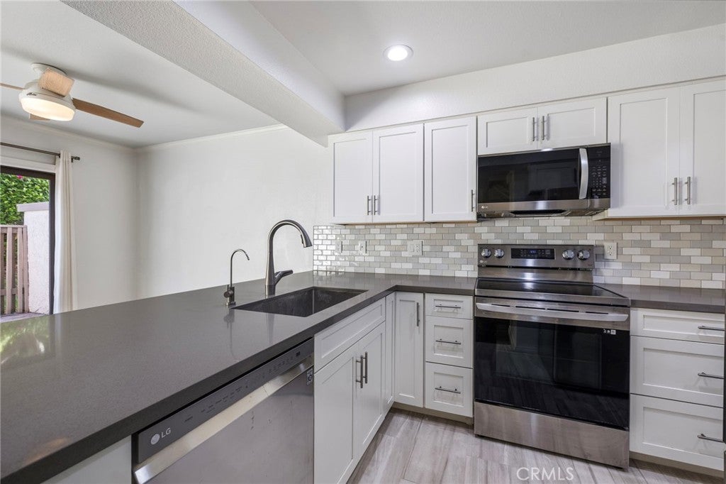 Properties 3 217 Avenida Adobe