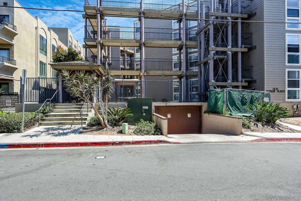 1221 Parker Pl Unit 6