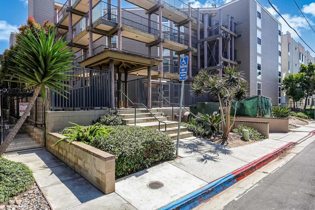 1221 Parker Pl Unit 6