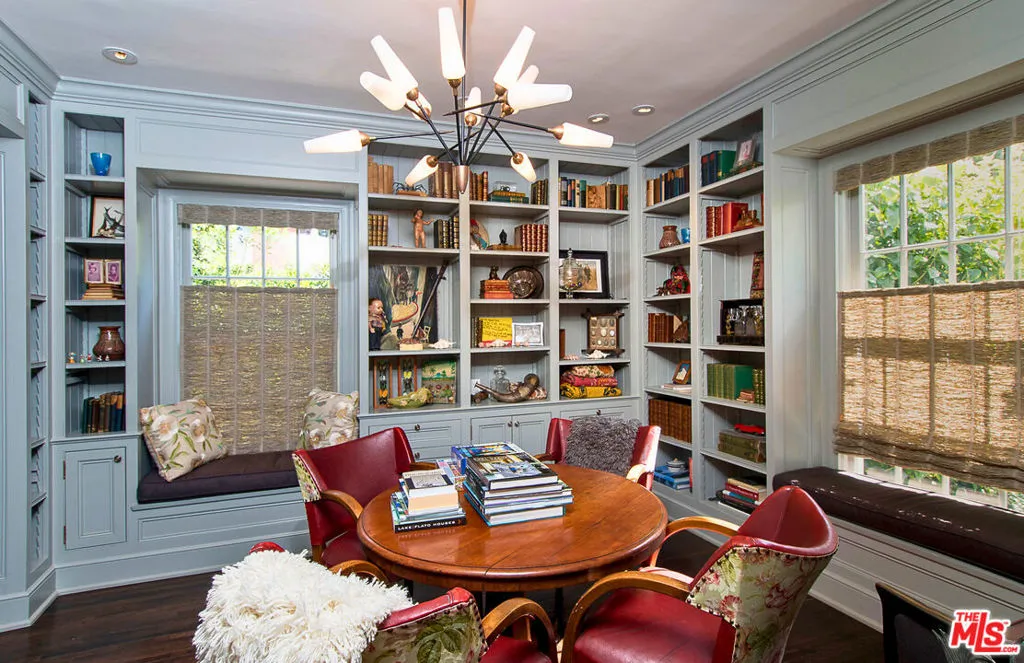 Santa Monica, California 90402, United States, 4 Bedrooms Bedrooms, ,4 BathroomsBathrooms,Residential,Active,143145