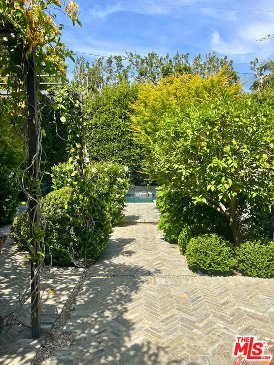 Santa Monica, California 90402, United States, 4 Bedrooms Bedrooms, ,4 BathroomsBathrooms,Residential,Active,143145