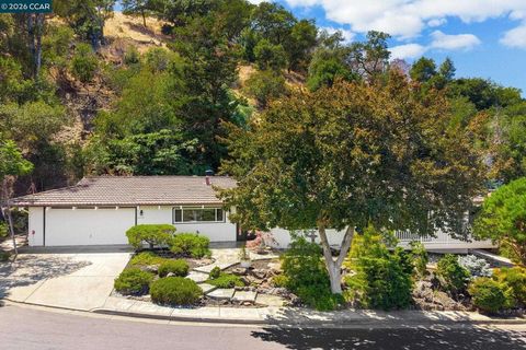 Photo of 4050 Saint Marys St ST, Martinez, CA 94553 (MLS # 41142637)