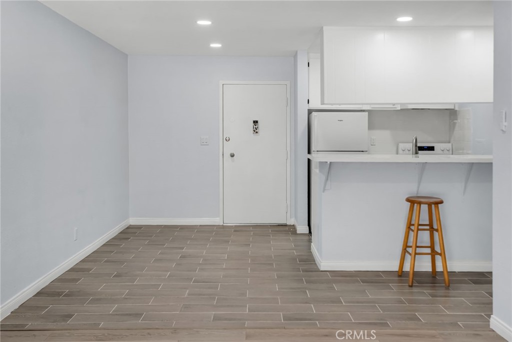 5585 E Pacific Coast Highway 171