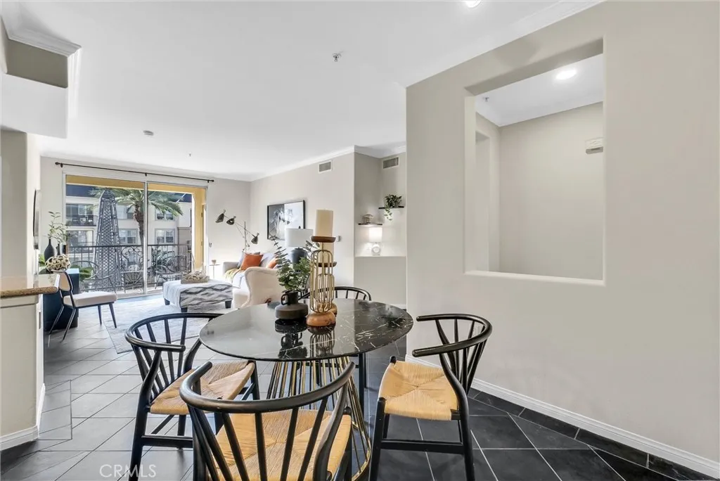 Irvine, California 92612, United States, 2 Bedrooms Bedrooms, ,2 BathroomsBathrooms,Residential,Active,252296