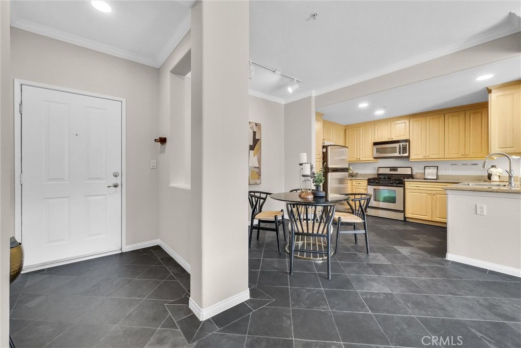 3300 Watermarke Place