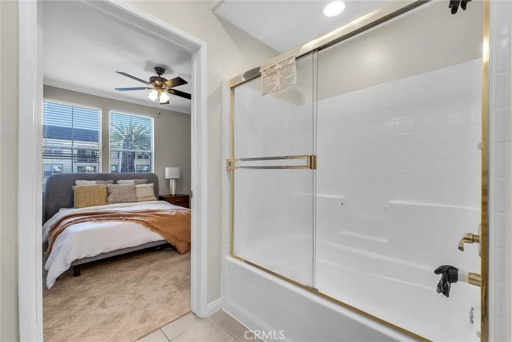 Irvine, California 92612, United States, 2 Bedrooms Bedrooms, ,2 BathroomsBathrooms,Residential,Active,252296