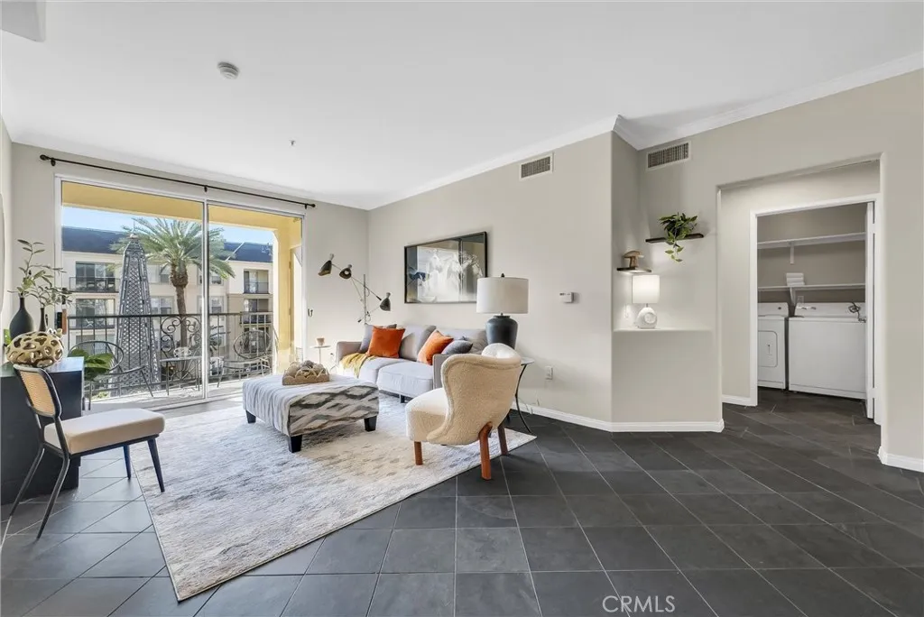 Irvine, California 92612, United States, 2 Bedrooms Bedrooms, ,2 BathroomsBathrooms,Residential,Active,252296